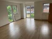 Wohnzimmer.jpg - 6-Familienhaus, vermietet, TG-Platz sucht...