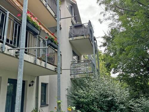 Balkon mit Blick ins Grüne - 