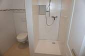 Duschbad - 1 - Zimmer EG Wohnung mit Terrasse und Fußbodenheizung
