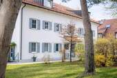 Haus - Kreative Dachgeschosswohnung mit Balkon - ruhig und zentral in München-Daglfing