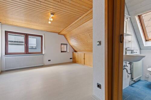 Schlafzimmer 1 + Badezimmer 1 - DG - 