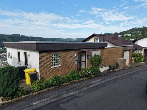 Frontansicht - Auf den Weitblick kommt es an! - 280.000,00 EUR Kaufpreis, ca.  126,00 m² Wohnfläche