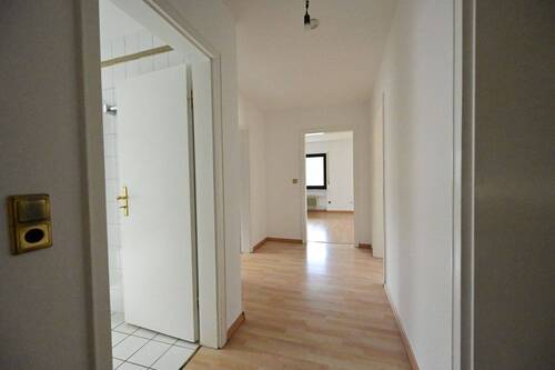 Flur - Mehrfamilienhaus, Wohnhaus mit 126,00 m² in Bad Ems zum Kaufen