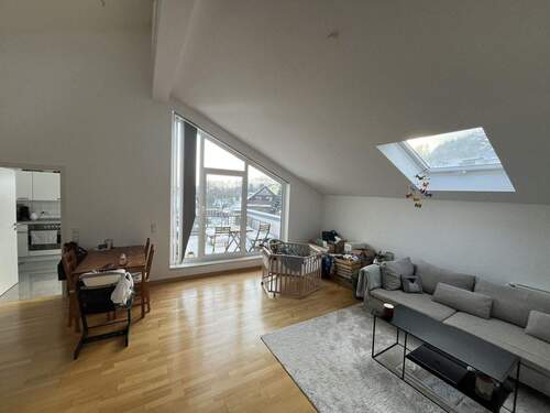 Wohnbereich mit Balkon - 2 Zimmer Etagenwohnung zur Miete in Detmold