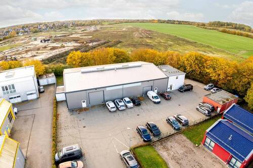 Drohnenfoto 1 - Halle m. Büro - 