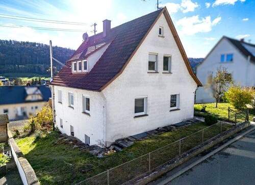 Nord-Ostansicht - 5 Zimmer Einfamilienhaus in Burladingen