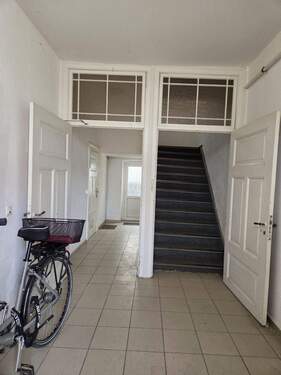 Flur - 1 Zimmer Mehrfamilienhaus, Wohnhaus in Loitz