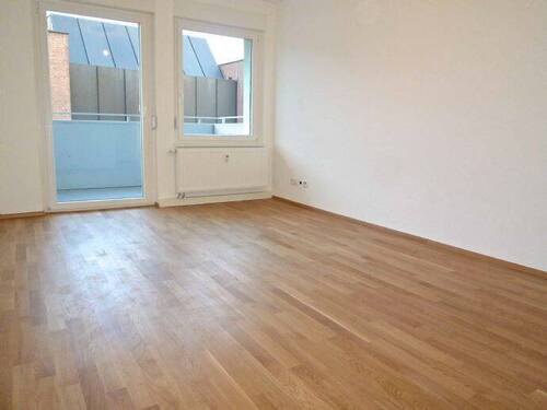 Wohnzimmer - 3 Zimmer Etagenwohnung zur Miete in Nürnberg