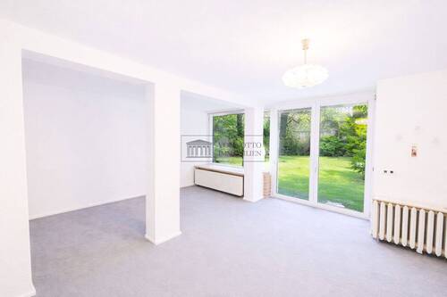 Wohnzimmer mit Gartenzugang - 5 Zimmer Mehrfamilienhaus, Wohnhaus zum Kaufen in Berlin