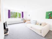 Lichtdurchflutetes Wohnzimmer - Mehrfamilienhaus, Wohnhaus mit 240,00 m&sup2; in Berlin zum Kaufen