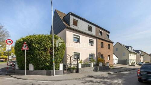 Außenansicht 1 - Ihre Suche hat ein Ende! Ideal geschnittene Doppelhaushälfte für die große Familie