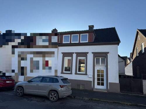 Aussenansicht - Doppelhaushälfte in Lage - 180.000,00&nbsp;EUR Kaufpreis, ca.&nbsp; 138,00&nbsp;m&sup2;&nbsp;Wohnfl&auml;che