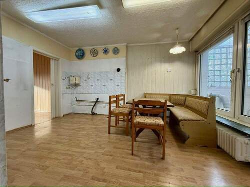 Erdgeschoss: Große Wohnküche - 