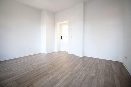Zimmer - 2 Zimmer Etagenwohnung zur Miete in Chemnitz