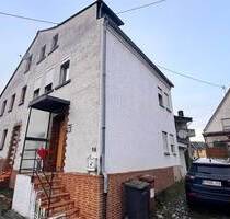 Günstiges Eigenheim, ideal für Handwerker: Doppelhaushälfte mit Garage und Hof - Boden