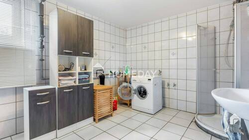 KG Badezimmer 2 - 