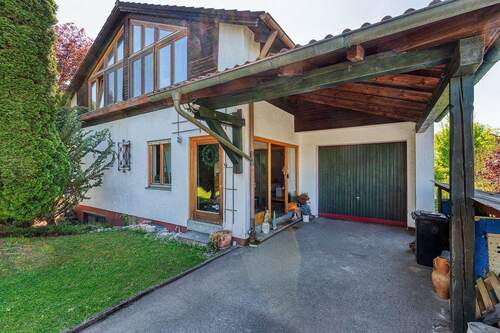 Zugang zum Haus - Einfamilienhaus mit 241,00 m&sup2; in Raubling zum Kaufen