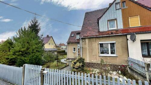 Straßenseite - 3 Zimmer Doppelhaushälfte zum Kaufen in Ottendorf-Okrilla