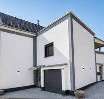 Schlüsselfertige Doppelhaushälfte mit Einliegerwohnung - stilvoll, modern, einzigartig - Weiterdingen