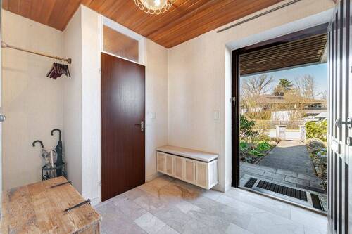 Eingangsbereich - 5 Zimmer Doppelhaushälfte in München