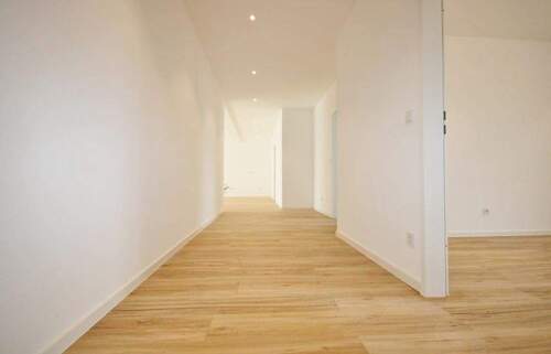 großzügiger Eingangsbereich/Diele - Etagenwohnung mit 109,50 m² in Fürstenzell zur Miete