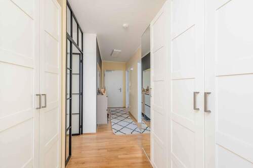 Flur - 3 Zimmer Etagenwohnung in Berlin