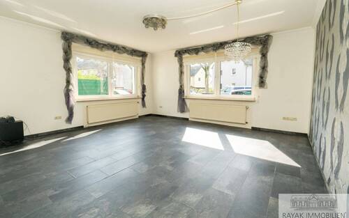 Wohnzimmer EG - 1 Zimmer Mehrfamilienhaus, Wohnhaus zum Kaufen in Neuss