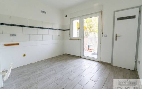 Küche EG - Mehrfamilienhaus, Wohnhaus mit 220,00 m&sup2; in Neuss zum Kaufen