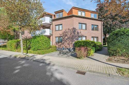 Hausansicht - 2 Zimmer Etagenwohnung zum Kaufen in Würselen