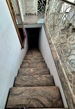 Zugang zum Kellergeschoss - 