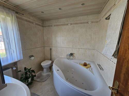 Bad mit Wirlpool (1.OG) - 