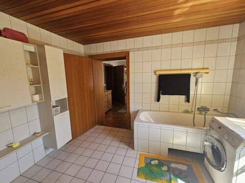 Badezimmer (EG) - 
