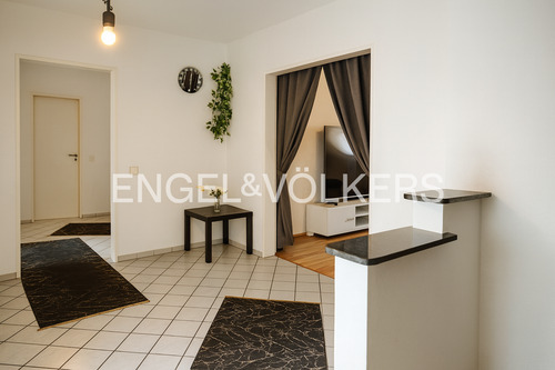 Freundlicher Eingangsbereich - 3 Zimmer Etagenwohnung zum Kaufen in Mettmann
