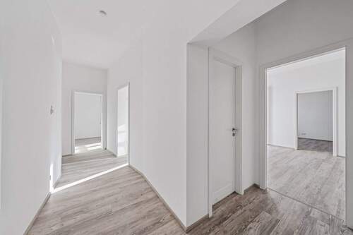 Eingangsbereich Flur - 4 Zimmer Etagenwohnung in Frankfurt (Oder)