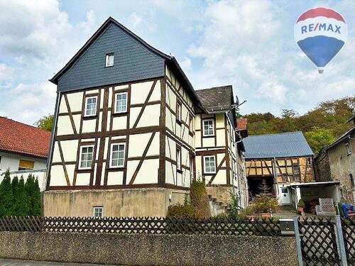 03 Außenansicht - 7 Zimmer Einfamilienhaus in Weinbach