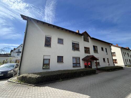 Vorderansicht - 3 Zimmer Etagenwohnung in Unterwellenborn