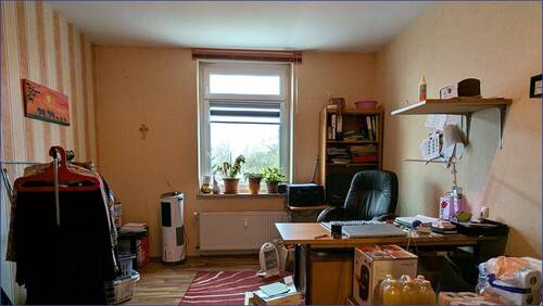 Arbeits- oder Kinderzimmer - 