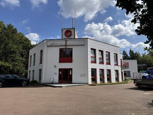 Ansicht Bürogebäude - ***GEWERBEFLÄCHE MIT BÜRO UND LAGER - FLEXIBEL NUTZBAR IN ROSENGARTEN NENNDORF***