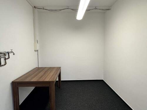 Archiv 1 von 2 - Büro mit 100,00 m&sup2; in Rosengarten zur Miete