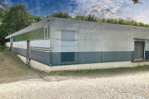 Seitenansicht links mit 2 seitlichen Rolltoren - 