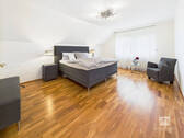 Schlafzimmer 1/3 - 
