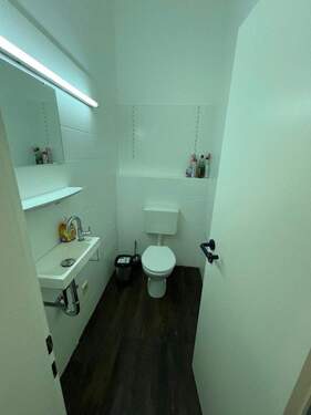 WB mit Handwaschbecken - 