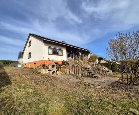 Ansicht vom Garten - 7 Zimmer Einfamilienhaus zum Kaufen in Frankenberg