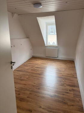 Zimmer 1 - Etagenwohnung mit 109,00 m&sup2; in Kassel zur Miete