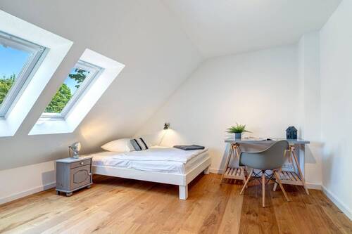 Zimmer 2 - 