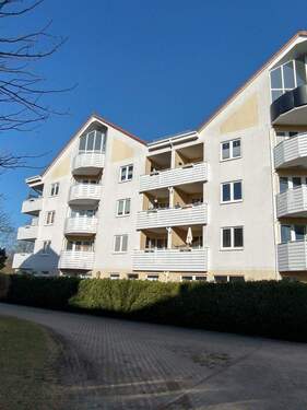 Außenansicht - 3 Zimmer Etagenwohnung zur Miete in Neubrandenburg