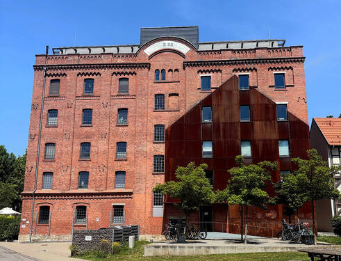 Hausansicht - vorn - Vor den Toren Erfurts - Moderne Wohnung im Loft-Stil sucht neuen Eigentümer!