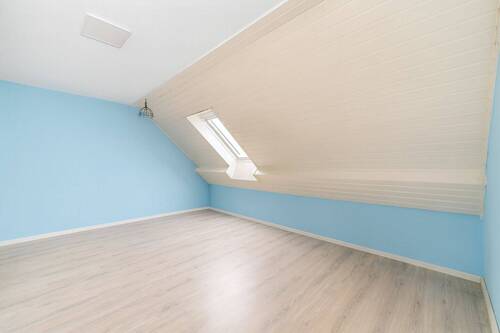 Dachzimmer leer - 