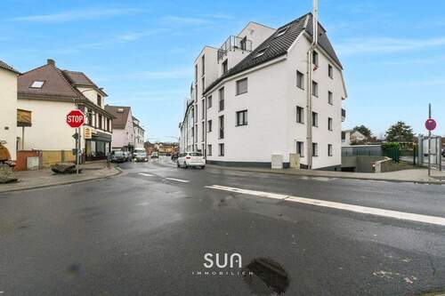 TIEFGARAGENZUFAHRT - 