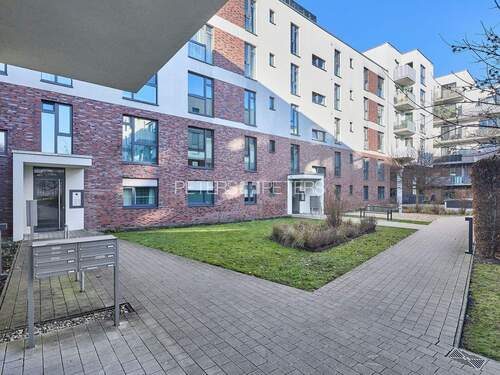 Hauseingang - 2 Zimmer Etagenwohnung zum Kaufen in Hamburg